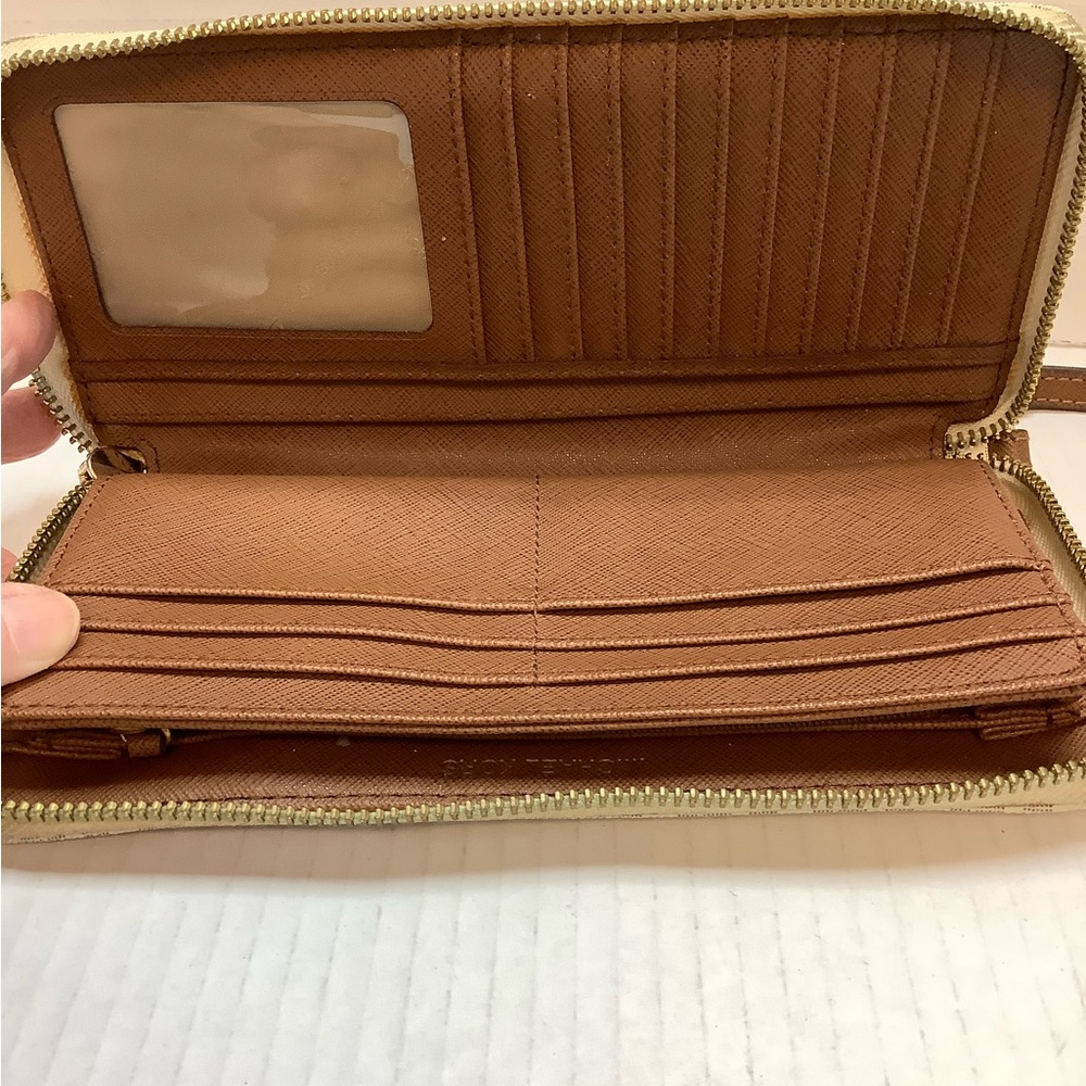 Michael Kors Large Logo Continental Wallet with Wristlet Band FS1 - Picture 4 of 5